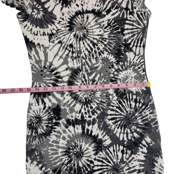 Gray White Tie Dye Bodycon T-Shirt Dress Juniors Sz Med 7-9 Crewneck Stretchy - Picture 14 of 16
